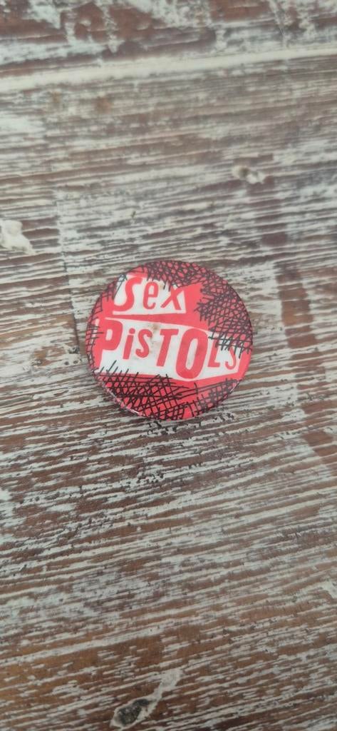 Vintage Sex Pistols Button/Pin - Punk Rock Memorabilia, Verzamelen, Muziek, Artiesten en Beroemdheden, Gebruikt, Gebruiksvoorwerp