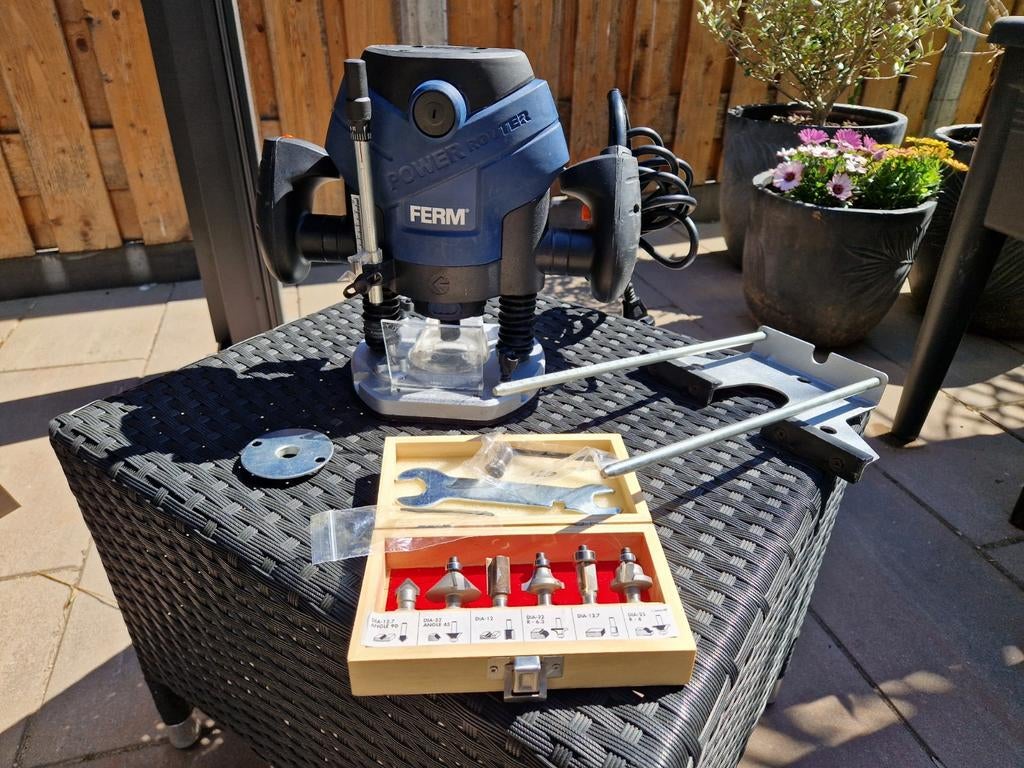 Ferm Bovenfrees - Zo goed als nieuw met accessoires, Ophalen of Verzenden, Bovenfrees, Elektrisch, Ferm