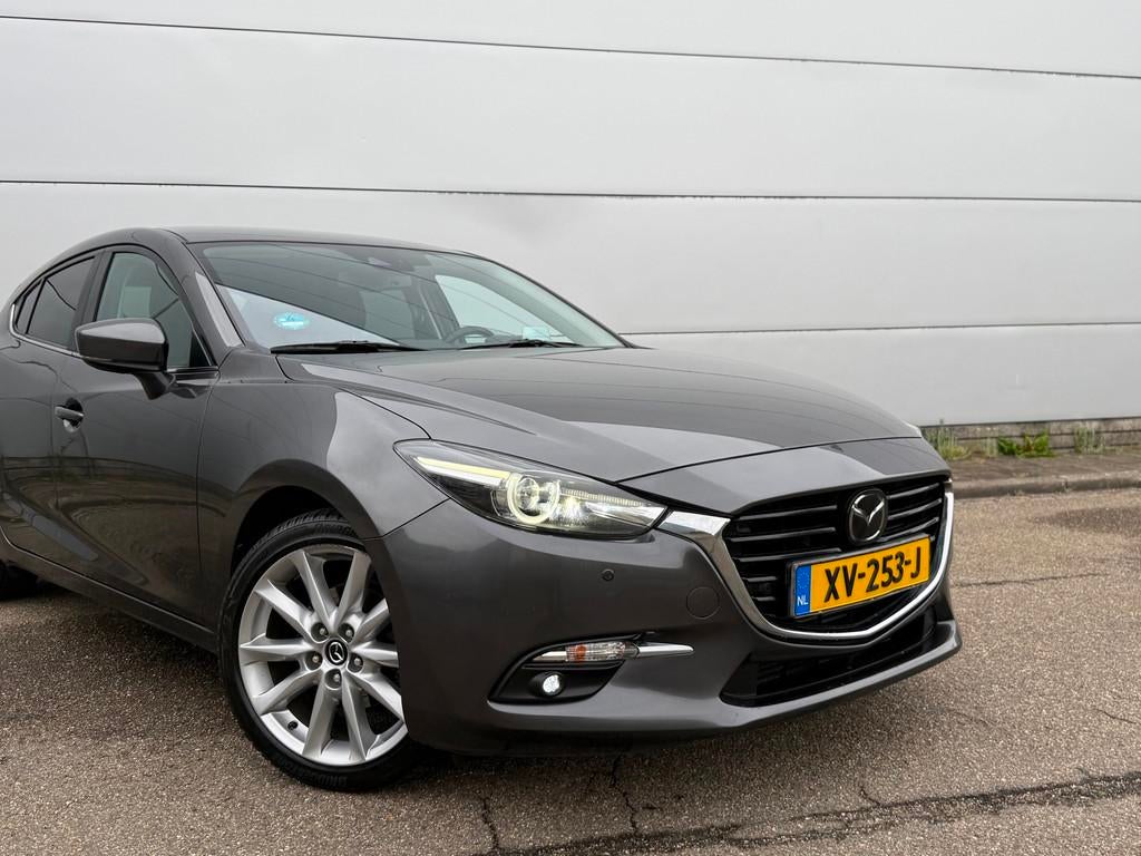 Mazda 3 2.2 SkyActiv-D 150 GT-M (bj 2019) XENON|HuD|LEER|BTW, Auto's, Mazda, Voorwielaandrijving, Gebruikt, 4 cilinders, 150 pk