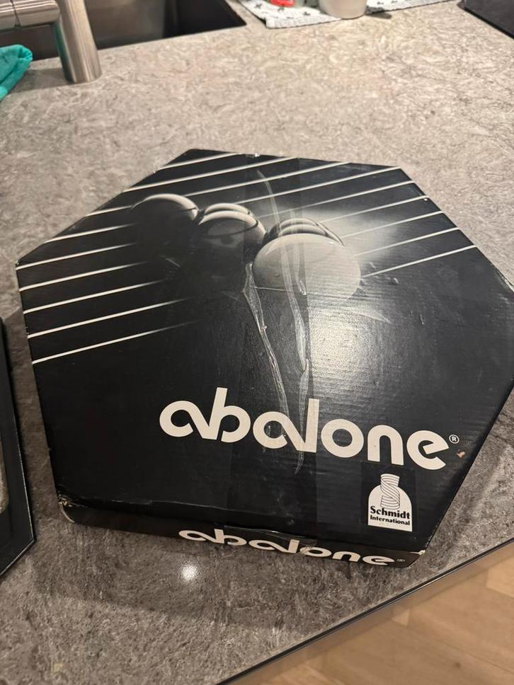 Abalone bordspel - Strategisch spel voor 2 spelers, Hobby en Vrije tijd, Gezelschapsspellen | Bordspellen, Zo goed als nieuw, Een of twee spelers