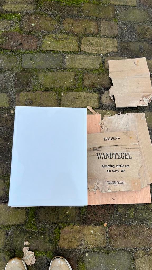Witte wandtegels, 25 stuks 25x33cm, Doe-het-zelf en Verbouw, Tegels, Ophalen, Zo goed als nieuw, Minder dan 5 m², 20 tot 40 cm