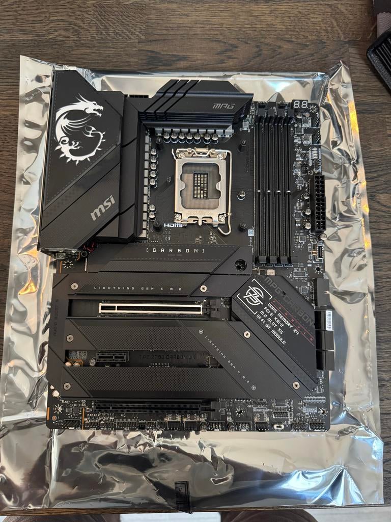 MSI MPG Z790 Carbon WiFi + Intel i9-13900K Combo, Ophalen, Zo goed als nieuw, 24-core, 4 Ghz of meer