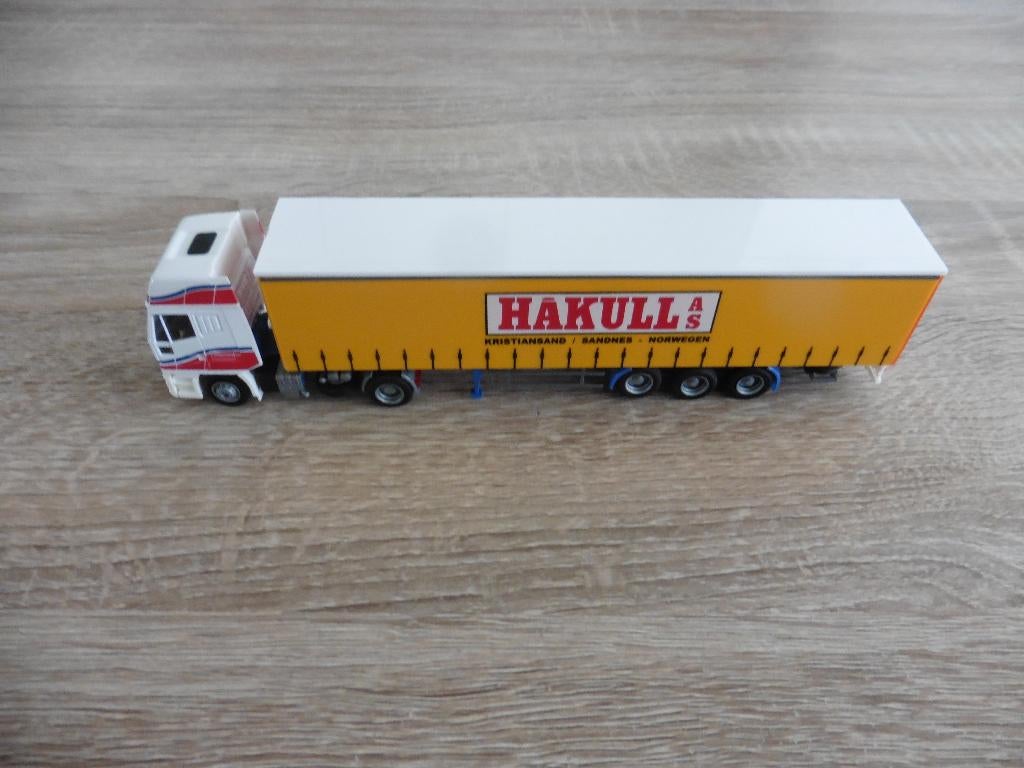 AWM Iveco Eurostar Hakull ., Hobby en Vrije tijd, Modelauto's | 1:87, Ophalen of Verzenden, Zo goed als nieuw, Bus of Vrachtwagen