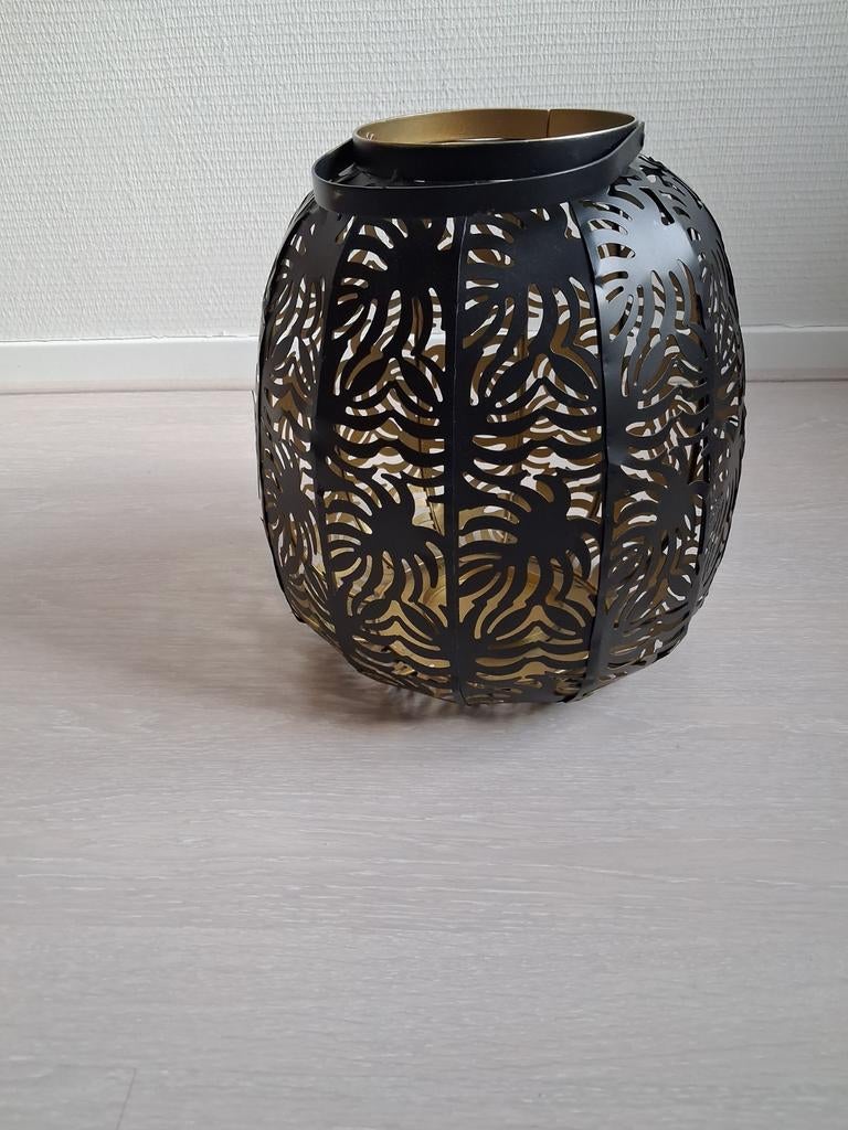 Groot windlicht, zwart met goudkleurige binnenkant, Huis en Inrichting, Woonaccessoires | Kandelaars en Kaarsen, Ophalen of Verzenden