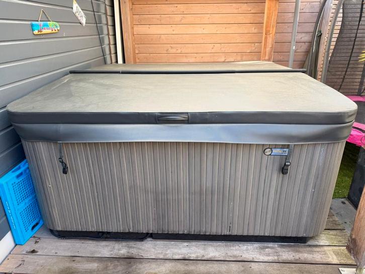 HotSpring jacuzzi, Tuin en Terras, Bubbelbaden en Hottubs, Gebruikt, Ophalen