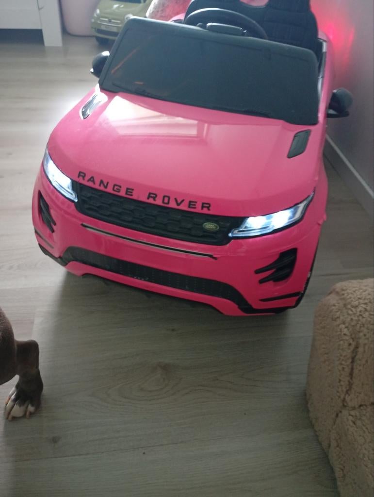 Range rover op accu inc bleuthooth, Kinderen en Baby's, Speelgoed | Buiten | Accuvoertuigen, Ophalen, Zo goed als nieuw