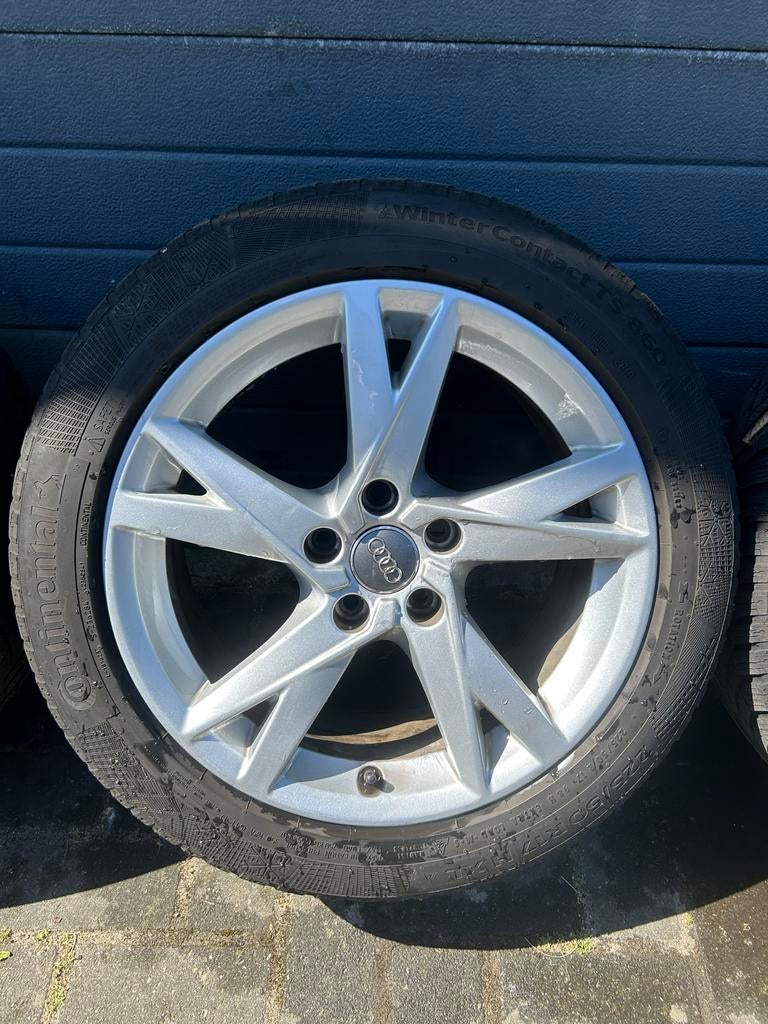 Audi Velgen met Continental Winterbanden 225/50 R17, Auto-onderdelen, Banden en Velgen, Ophalen, Gebruikt, Banden en Velgen, 17 inch