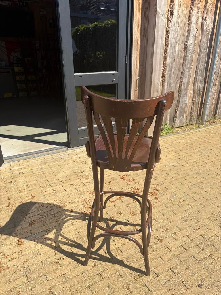 Vintage houten barkruk met rugleuning, Gebruikt, Met voetsteun, Ophalen of Verzenden, Hout