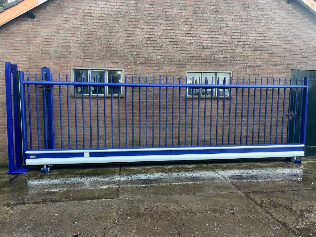 Te koop B&G elektrische schuifpoort 5 meter doorgang, Ophalen, Gebruikt, 150 tot 200 cm, Hout