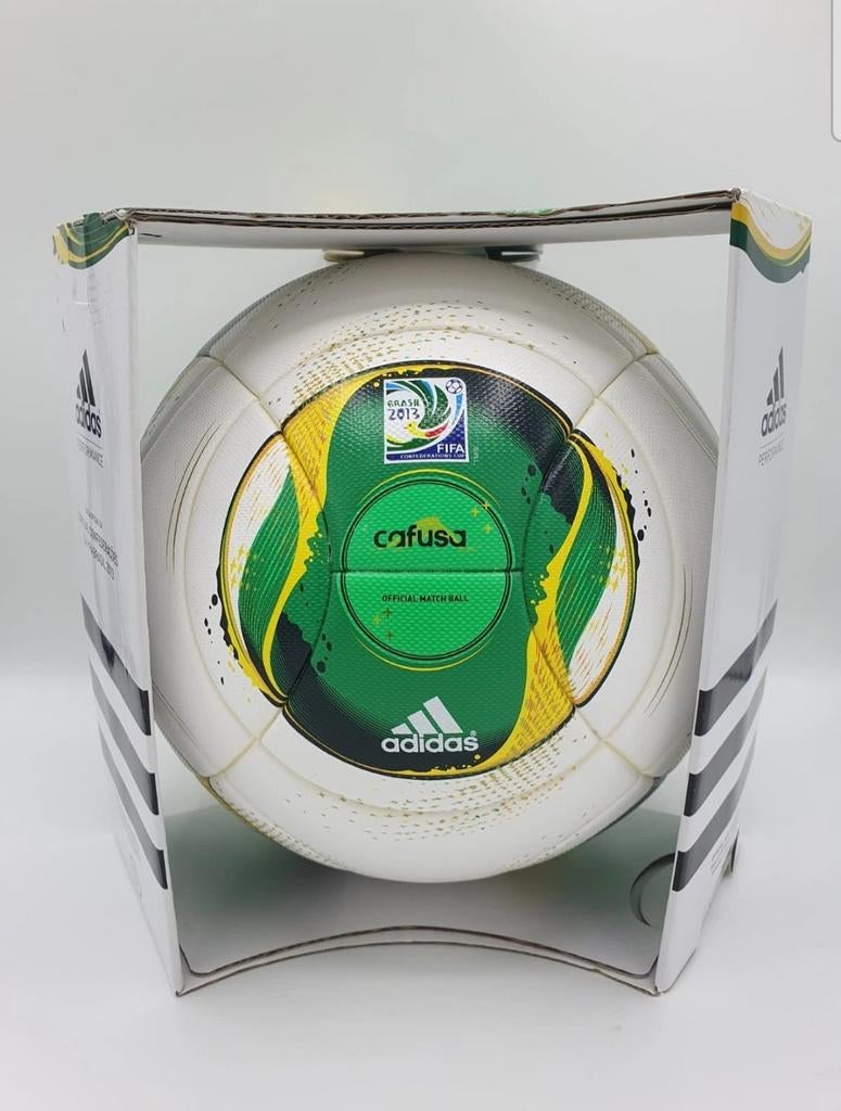 Adidas Cafusa OFFICIAL MATCHBALL (Confederations cup 2013), Verzamelen, Sportartikelen en Voetbal, Ophalen of Verzenden, Buitenlandse clubs