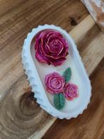 Handgemaakte sojakaars met rozen – decoratieve kaars in scha, Overige materialen, Nieuw, Ophalen of Verzenden, Kaars