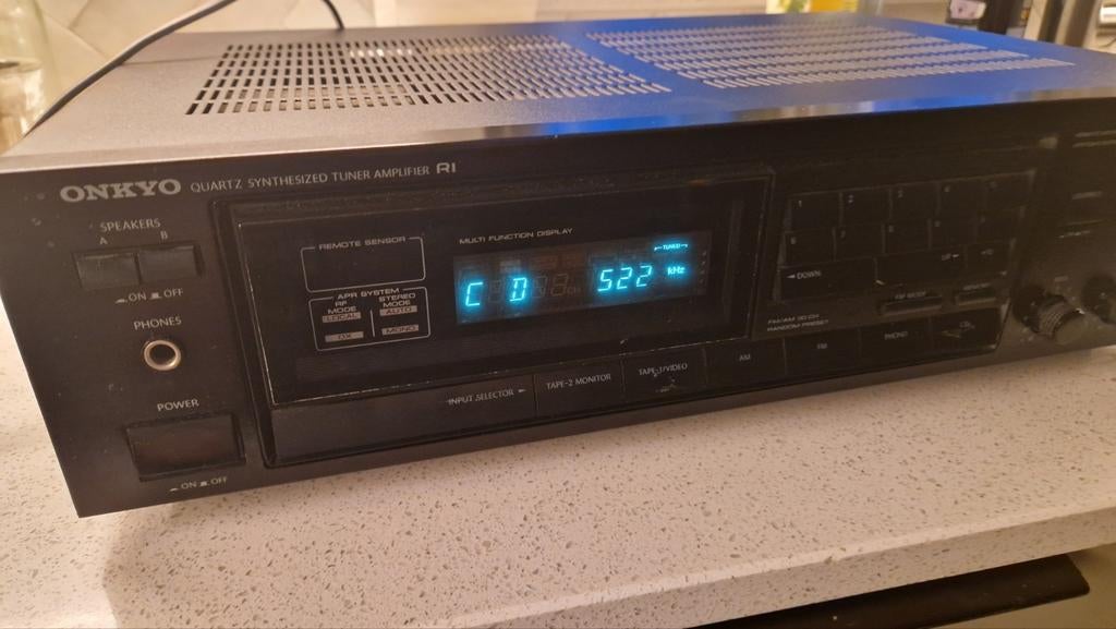 Onkyo Quartz Synthesized Tuner Amplifier R1, Ophalen of Verzenden