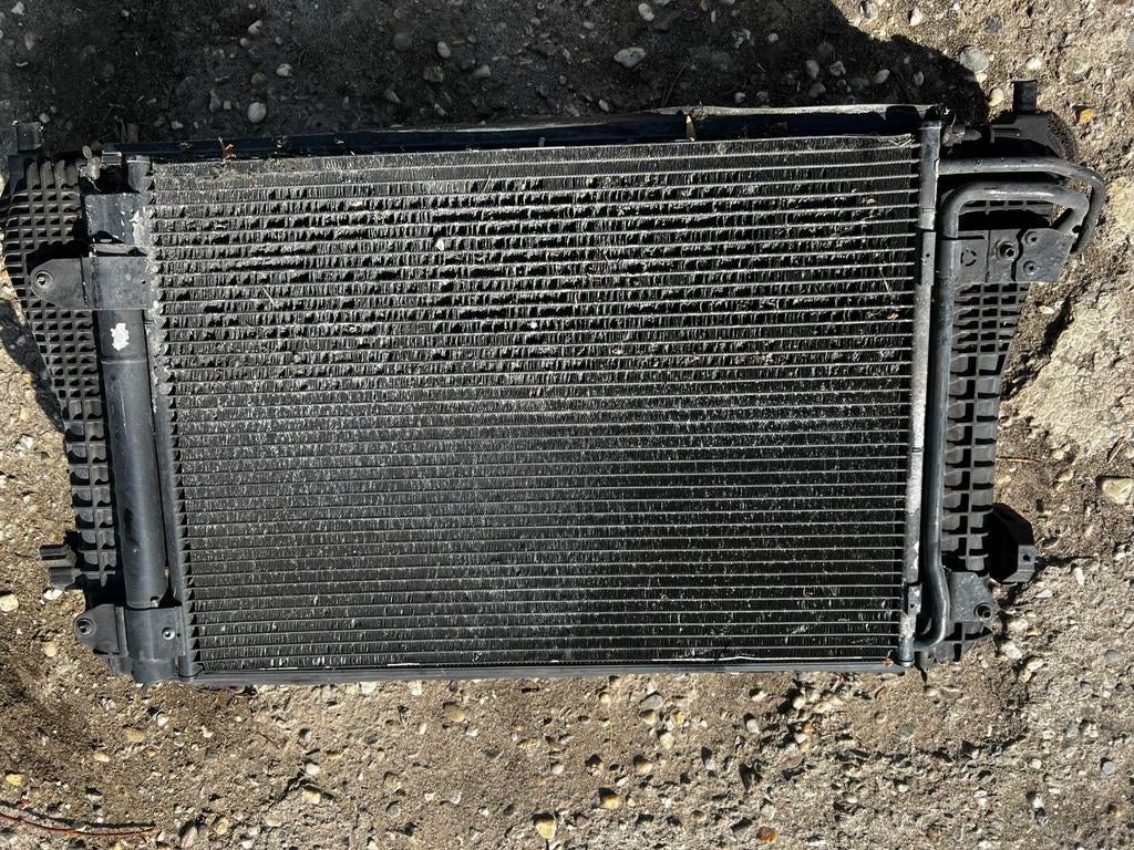 Koelpakket golf jetta etc tsi radiateur intercooler vinnen, Auto-onderdelen, Ophalen of Verzenden, Gebruikt, Volkswagen