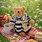 Hermann Teddy Beer in jurkje. Nr947 van 1000, Verzamelen, Beren en Cherished Teddies, Ophalen of Verzenden, Zo goed als nieuw