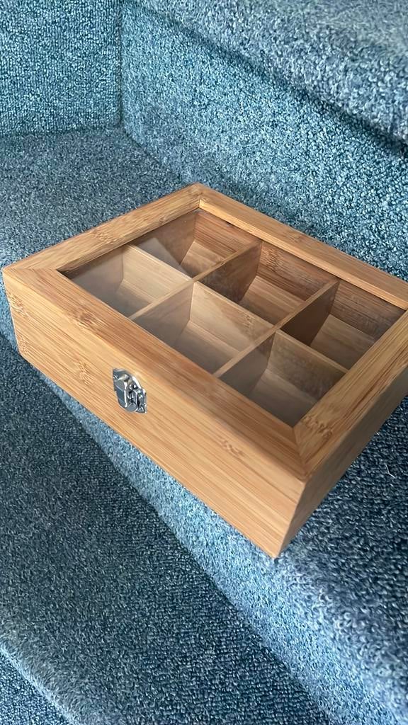Mooie thee kist FSC HOUT  100 %, Huis en Inrichting, Woonaccessoires | Kisten, Ophalen of Verzenden, Zo goed als nieuw, 50 tot 100 cm
