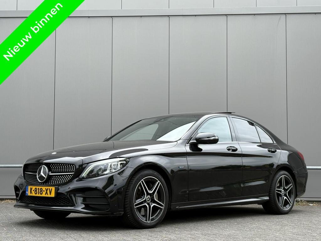 Mercedes-Benz C-Klasse 300 e AMG - pano - camera - nap! - Ap, Zwart, Bedrijf, Hybride Elektrisch/Benzine, C-Klasse
