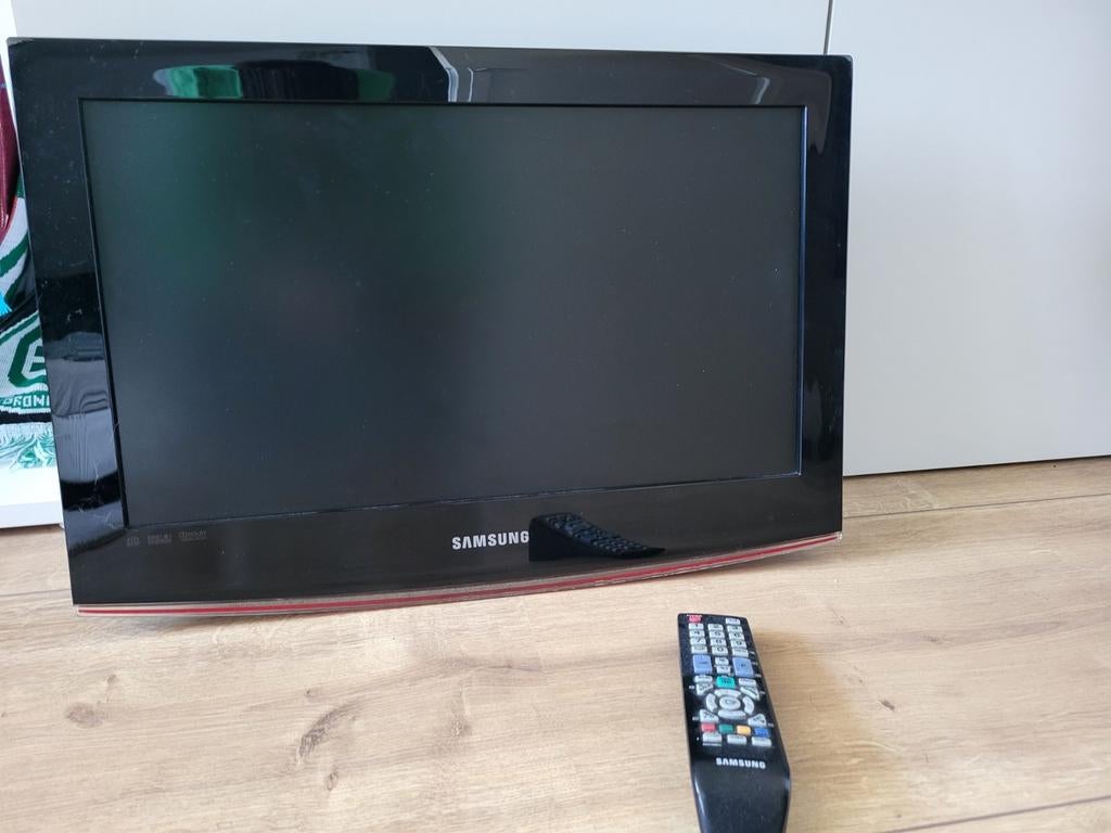 Samsung 22 inch televisie met ophangbeugel, Audio, Tv en Foto, Televisies, Ophalen, 50 Hz, Samsung