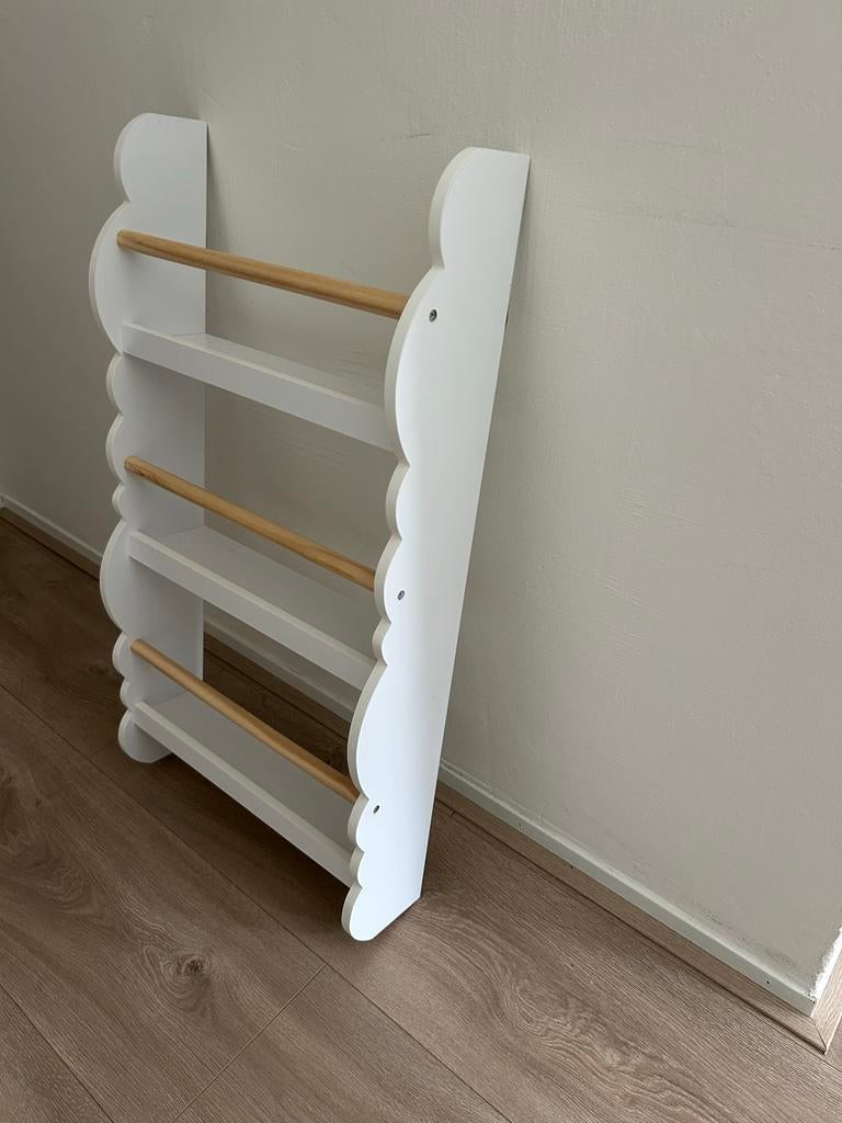 Kinderboekenkast wandrek - Wit met houten stangen, Huis en Inrichting, Woonaccessoires | Wandplanken en Boekenplanken, Ophalen