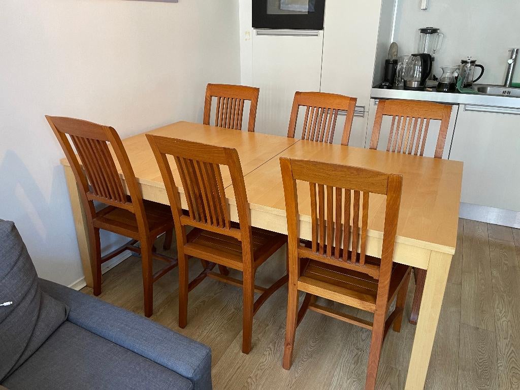 Six wooden chairs and a fold out table, Ophalen, Gebruikt, Bruin, Solid wood