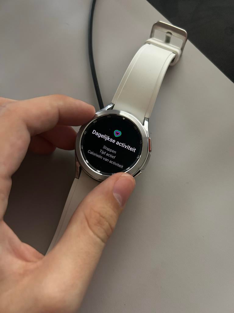 Samsung Galaxy Watch SMR880X met oplader, Wit, Nieuw, Ophalen of Verzenden, Stappen