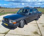 Volvo 240 2.3 GL AUT 1984 Zwart, Auto's, Volvo, 625 kg, 4 cilinders, Leder en Stof, Zwart