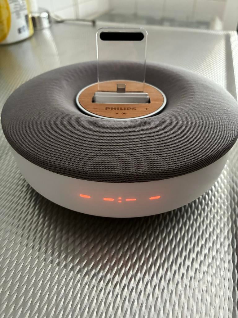 Philips wekker/oplader voor iPhones met lightning, Witgoed en Apparatuur, Wekkers, Zo goed als nieuw, Digitaal, Ophalen