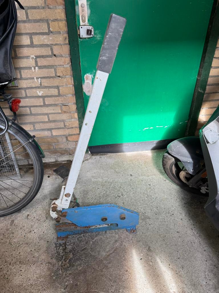 HBM 300 mm Handplaatschaar Plaatknipper, Ophalen, Gebruikt