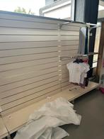 Slatwall, Zakelijke goederen, Ophalen