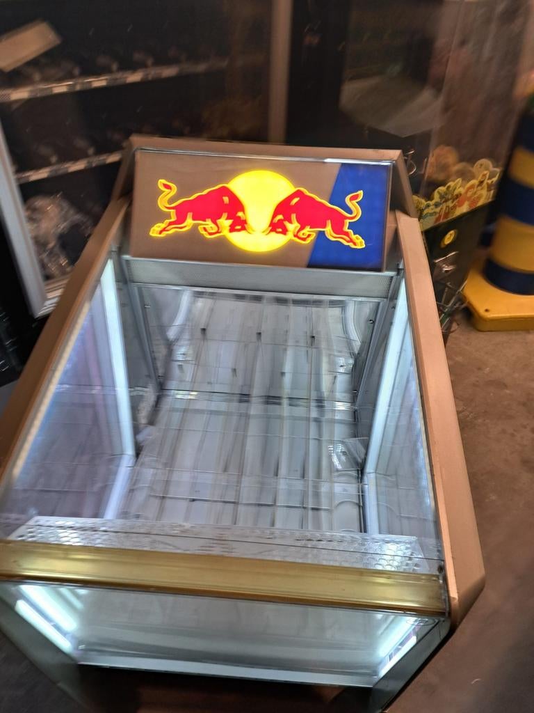 Red Bull Koeler - Perfect voor Drankjes, Ophalen, Gebruikt