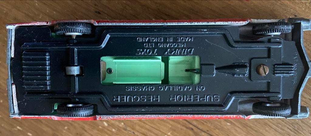 Dinky Toys Superior Rescuer Cadillac Ambulance, Ophalen, Gebruikt, Auto