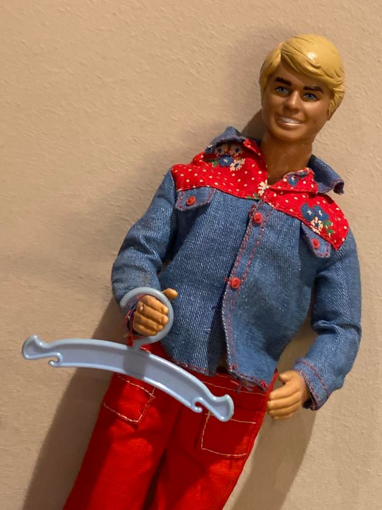 Vintage Barbie Superstar Ken in Best Buy Fashions ‘75 Mattel, Ophalen of Verzenden, Zo goed als nieuw, Kleertjes