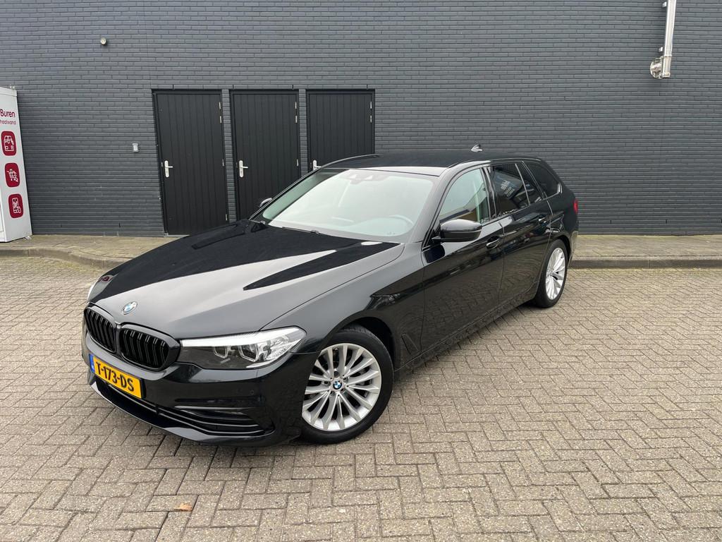 BMW 5-serie Touring 520i High Executive Luxury Line Black Op, Auto's, Automaat, 1998 cc, Achterwielaandrijving, 4 cilinders