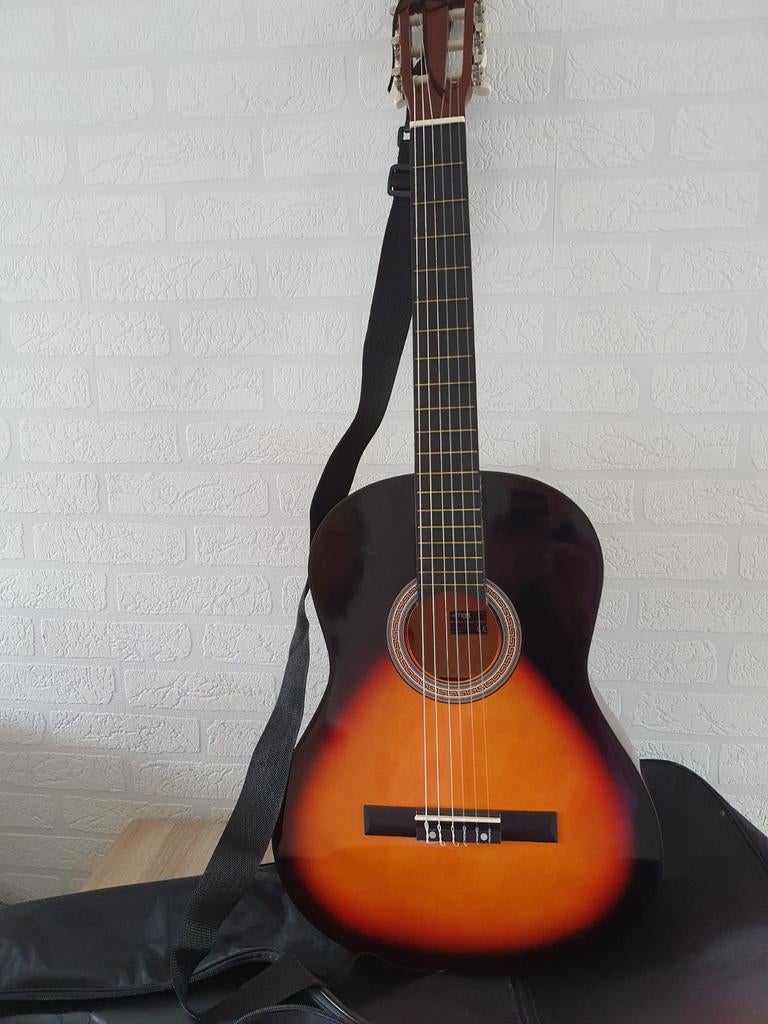 Spaanse gitaar met schouderband en hoes, Ophalen of Verzenden