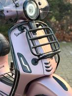 Vespa Primavera 2016 25km rose gold snor scooter sprint, Fietsen en Brommers, Scooters | Vespa, Gebruikt, VL Custom Scooters, Vespa S