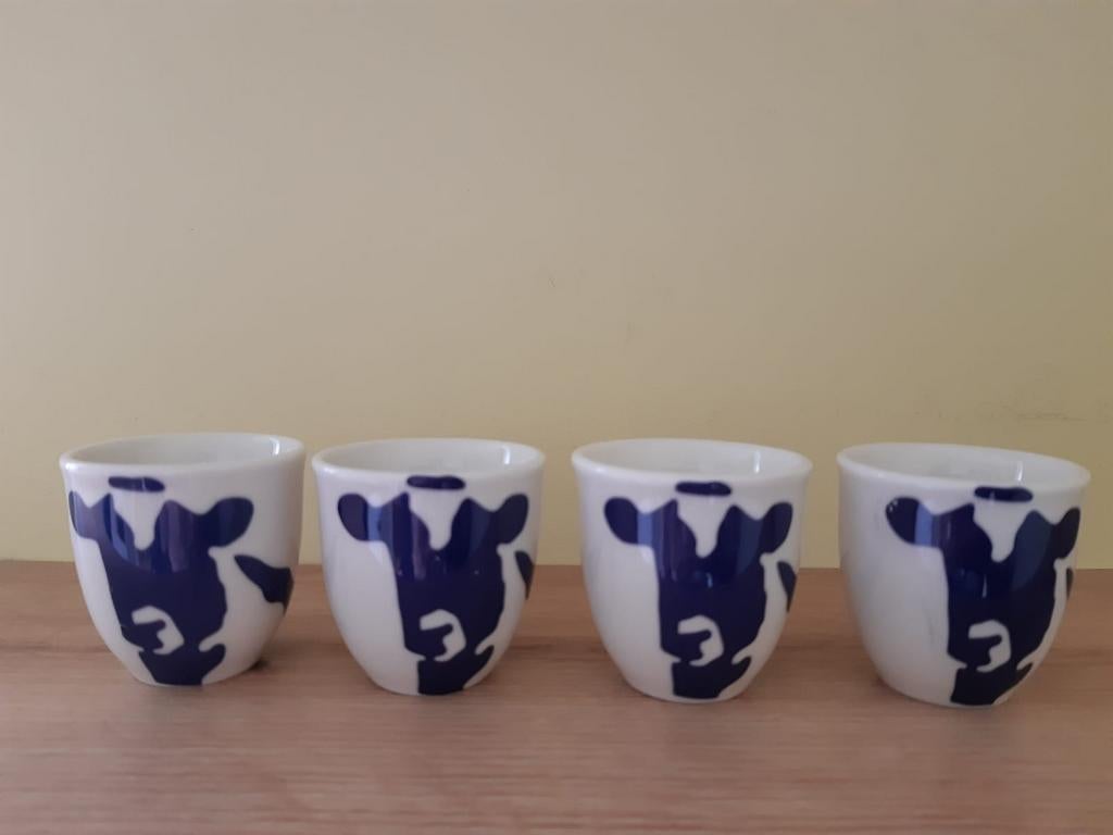 Friesland Campina eierdopjes met koeienprint, Huis en Inrichting, Keuken | Servies, Overige typen, Ophalen of Verzenden, Zo goed als nieuw