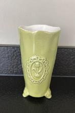 Des Pots groen kleurig vaasje, Huis en Inrichting, Aardewerk of Porselein, Ophalen of Verzenden, Zo goed als nieuw, Minder dan 50 cm