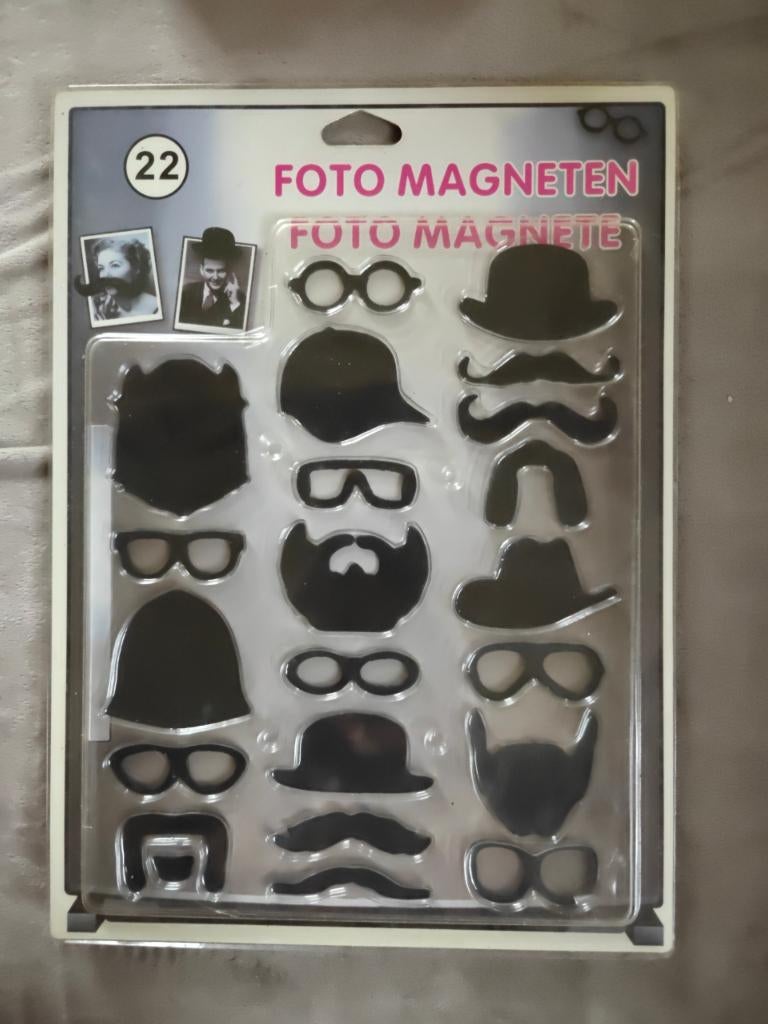 Snorren met magneten. Verkleedspullen Gratis, Ophalen of Verzenden, Zo goed als nieuw, Jongen of Meisje