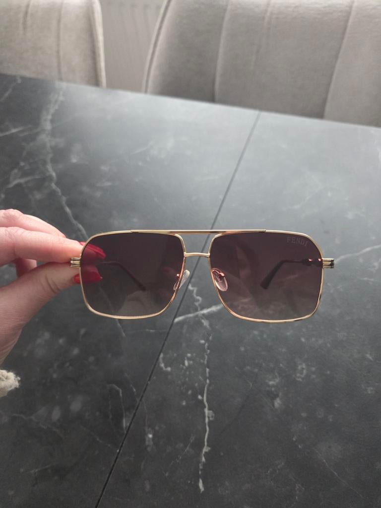 Stijlvolle Fendi Zonnebril - Goudkleurig Montuur, Sieraden, Tassen en Uiterlijk, Zonnebrillen en Brillen | Dames, Overige merken
