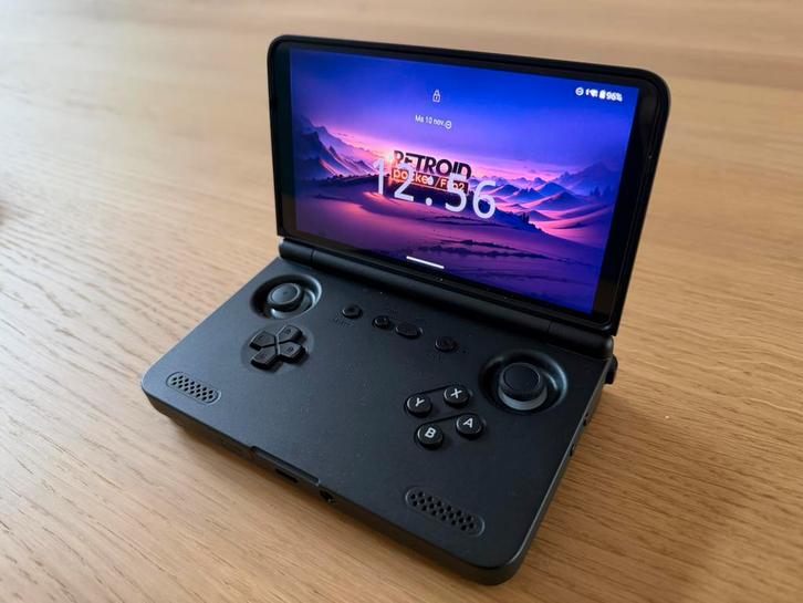 Retroid Pocket Flip 2 (zwart) te koop met originele case, Spelcomputers en Games, Spelcomputers | Overige, Gebruikt, Ophalen