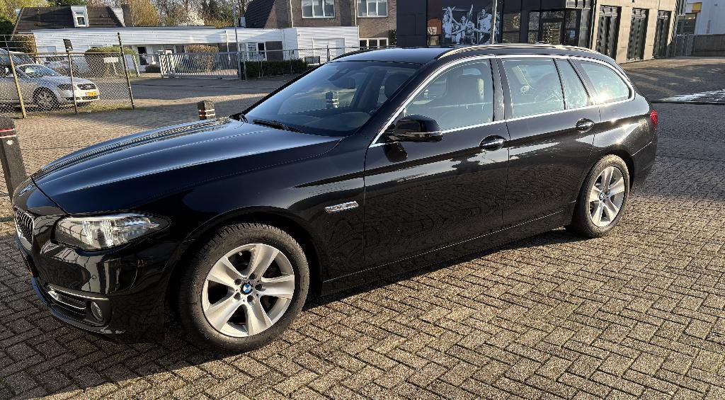 BMW 525d Touring Luxury Line -Automaat - leder -2014 - 218PK, Auto's, BMW, Automaat, Achterwielaandrijving, 1995 cc, 2000 kg