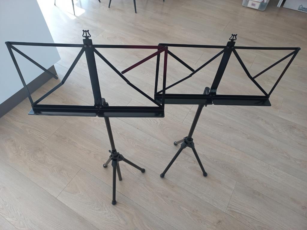 Twee stevige muziekstandaarden - ideaal voor muzikanten, Muziek en Instrumenten, Standaards, Ophalen, Gebruikt, Muziekstandaard