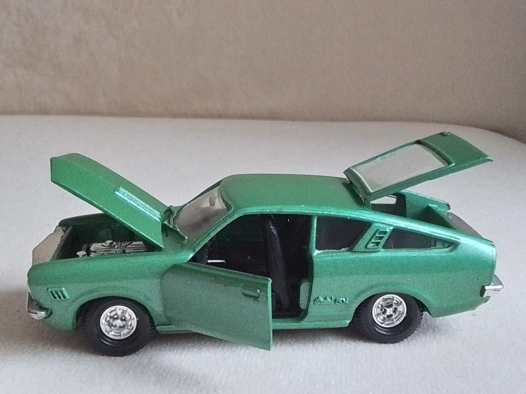 Nissan Sunny Coupe 1400 GX Diapet Yonezawa toys japan, Ophalen of Verzenden, Zo goed als nieuw, Auto, Overige merken