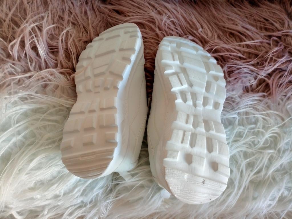 Sneakers kleur wit, maat 39 xl Nieuw, Kleding | Dames, Grote Maten, Ophalen of Verzenden, Nieuw, Wit, Shirt of Top