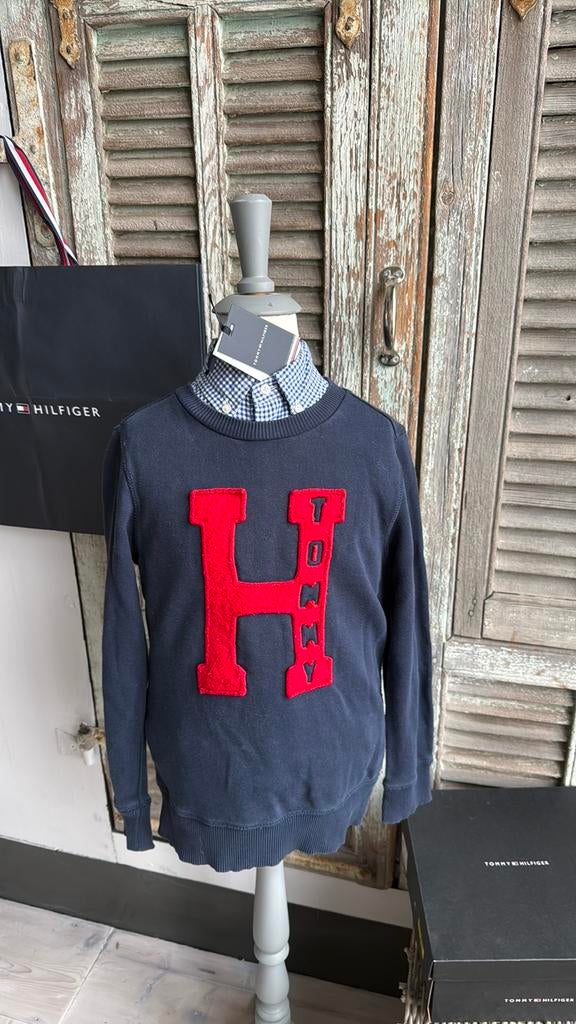 Schitterende TOMMY HILFIGER crewneck sweater/trui size 128, Ophalen of Verzenden, Gebruikt, Jongen, Trui of Vest
