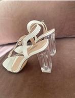 Witte sandalen met transparante hak, Ophalen of Verzenden, Gedragen, Wit, Sandalen of Muiltjes