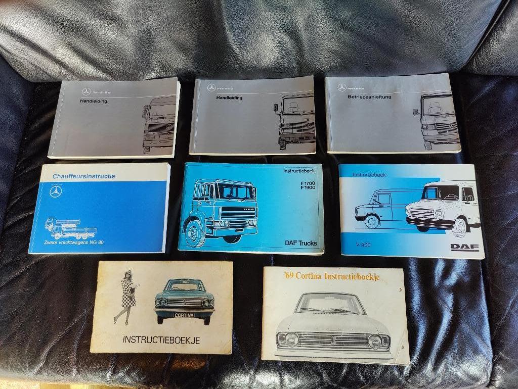 vraagbaak instructie boekjes mercedes vrachtwagens daf enz., Ophalen of Verzenden