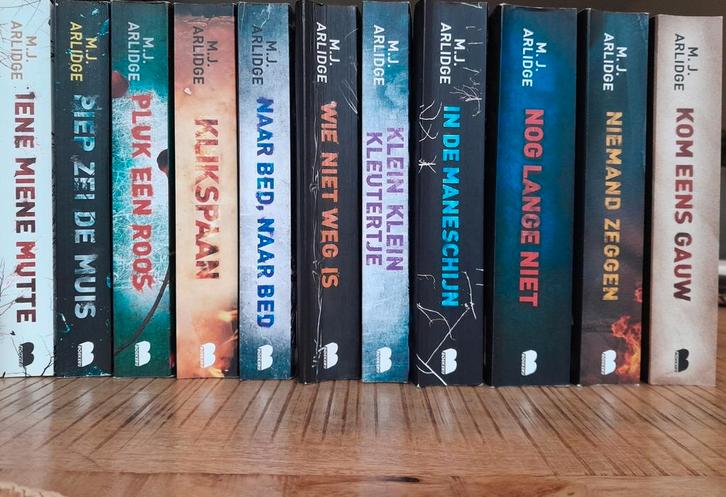 M.J. Arlidge - Helen Grace serie, Boeken, Thrillers, Zo goed als nieuw, Ophalen of Verzenden