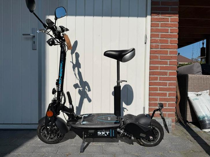 NIEUW! SXT SCOOTERS - 500 EEC - 13 echte KM !, Fietsen en Brommers, Steps, Zo goed als nieuw, Elektrische step (E-scooter), Ophalen