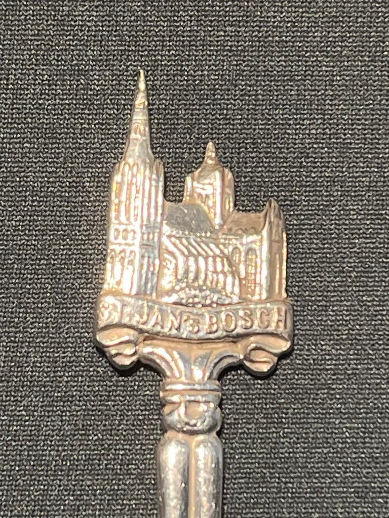 Vintage lepeltje Sint-Jans Bosch., Antiek en Kunst, Antiek | Bestek, Ophalen of Verzenden