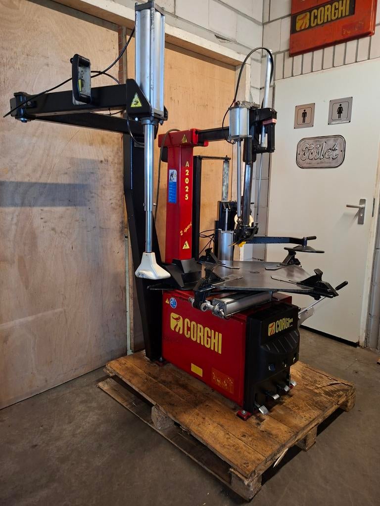 Banden apparaat Corghi a2025 LL bandenmachine, Auto diversen, Autogereedschap, Ophalen